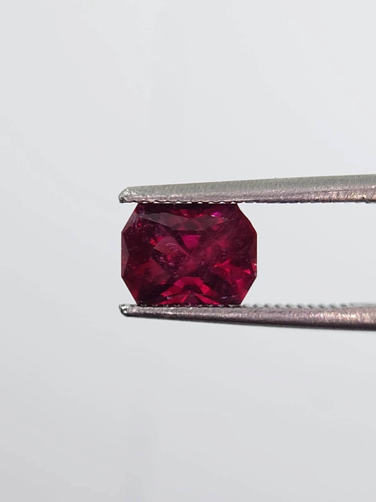 1.64ct Natural Rhodolite Garnet from Africa — view 1